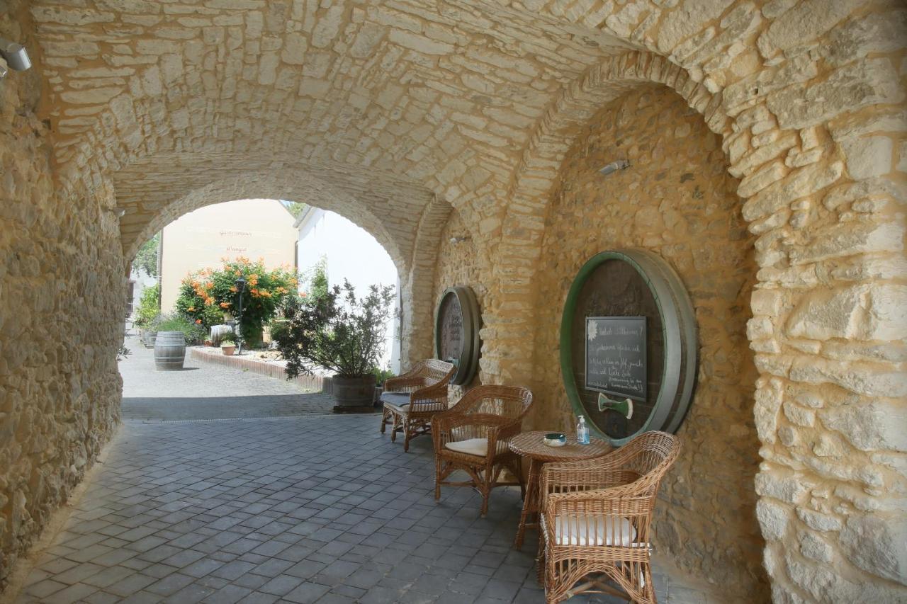 Winzerzimmer - Weingut Tinhof Eisenstadt Dış mekan fotoğraf