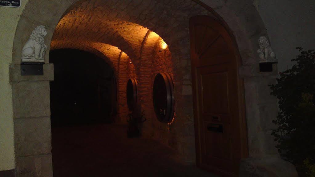 Winzerzimmer - Weingut Tinhof Eisenstadt Dış mekan fotoğraf